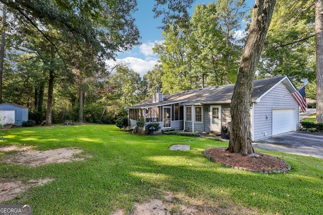 3256 Village Glen Trail, Snellville, GA 30039