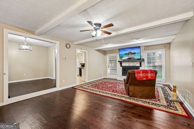 3256 Village Glen Trail, Snellville, GA 30039