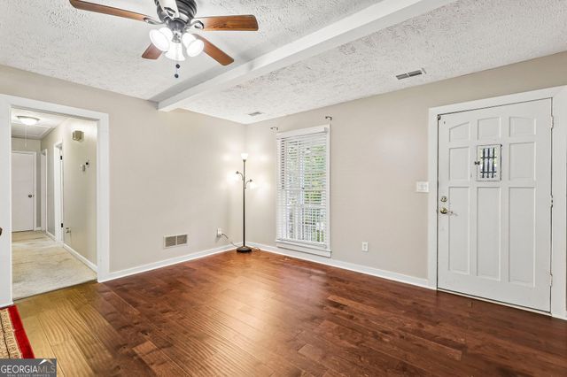3256 Village Glen Trail, Snellville, GA 30039