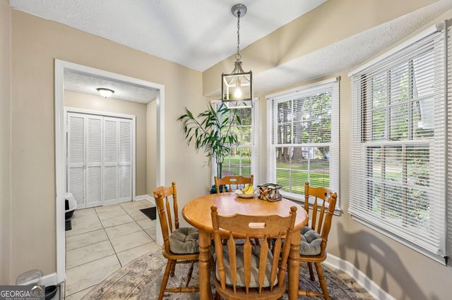 3256 Village Glen Trail, Snellville, GA 30039