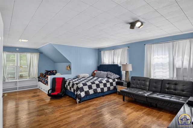 1719 SW Buchanan ST, Topeka, KS 66604