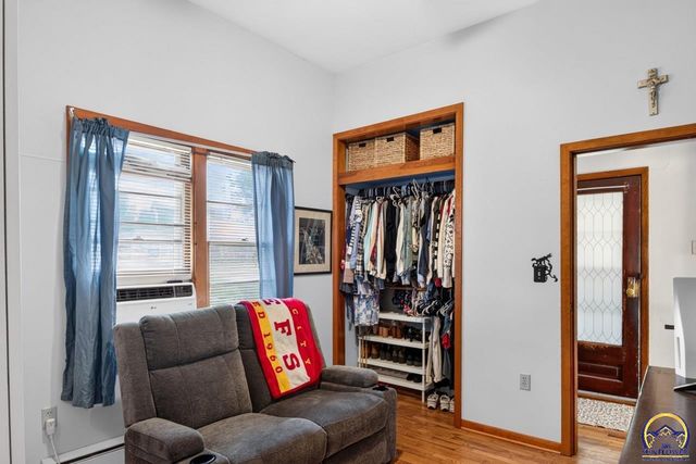 1719 SW Buchanan ST, Topeka, KS 66604
