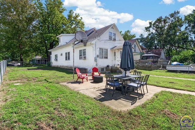 1719 SW Buchanan ST, Topeka, KS 66604