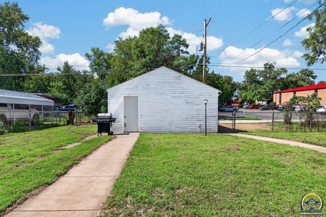 1719 SW Buchanan ST, Topeka, KS 66604