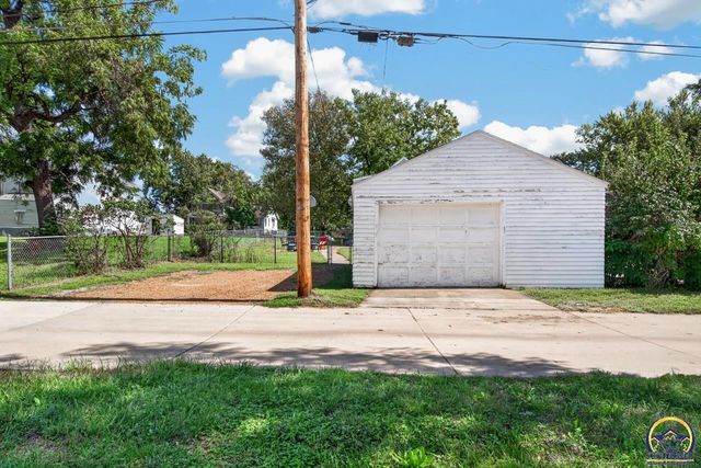 1719 SW Buchanan ST, Topeka, KS 66604
