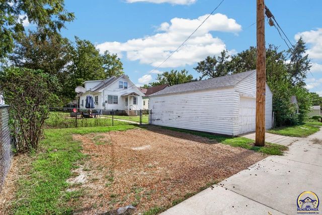 1719 SW Buchanan ST, Topeka, KS 66604