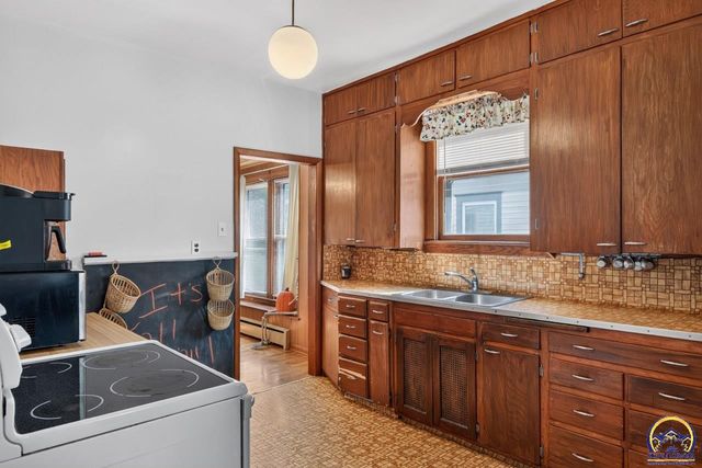 1719 SW Buchanan ST, Topeka, KS 66604