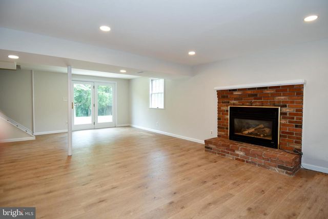 24909 WOODFIELD SCHOOL RD, Gaithersburg, MD 20882