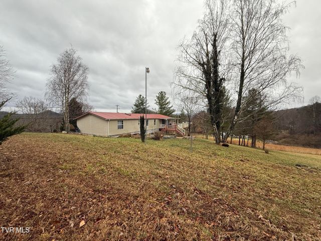 8409 Fleming Valley Lane, Pound, VA 24279