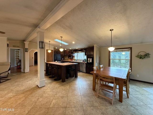 8409 Fleming Valley Lane, Pound, VA 24279