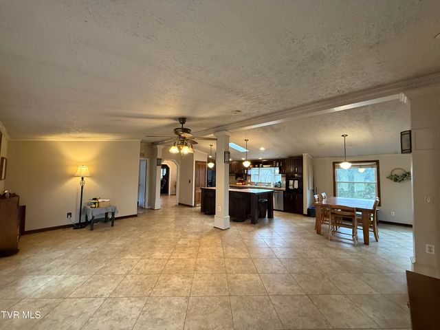 8409 Fleming Valley Lane, Pound, VA 24279