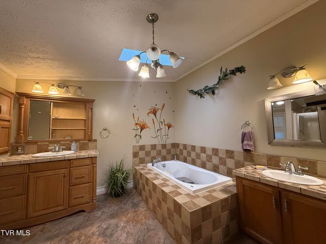 8409 Fleming Valley Lane, Pound, VA 24279