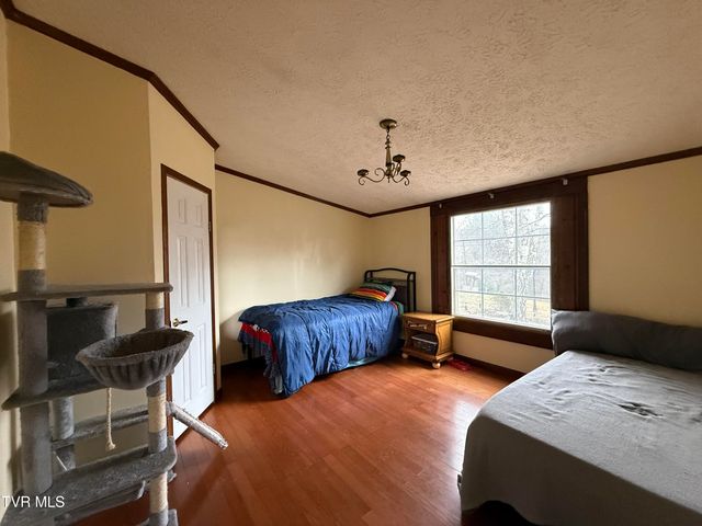 8409 Fleming Valley Lane, Pound, VA 24279