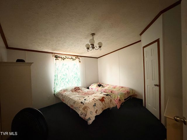 8409 Fleming Valley Lane, Pound, VA 24279