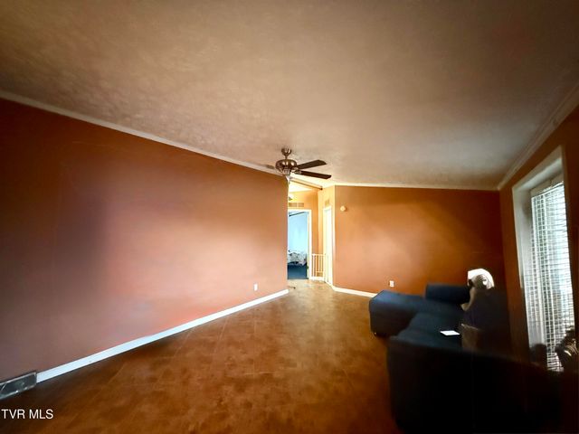 8409 Fleming Valley Lane, Pound, VA 24279