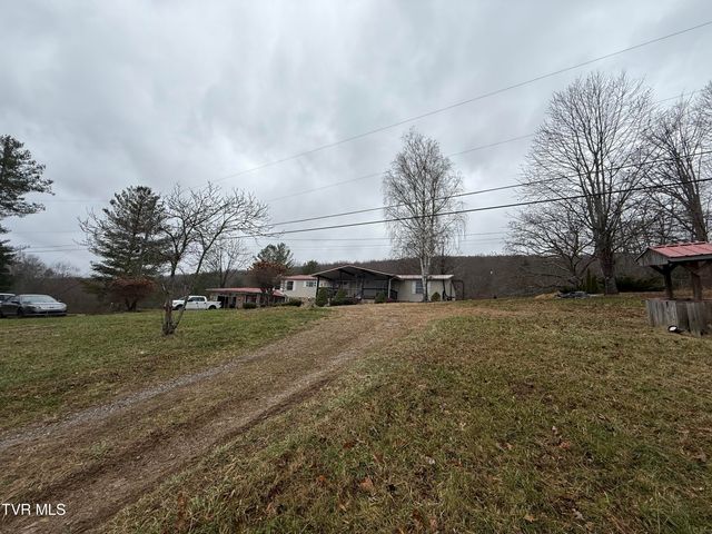 8409 Fleming Valley Lane, Pound, VA 24279