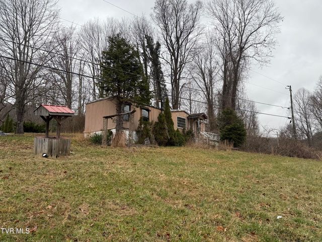 8409 Fleming Valley Lane, Pound, VA 24279