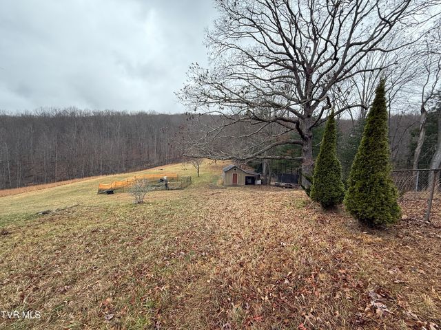 8409 Fleming Valley Lane, Pound, VA 24279