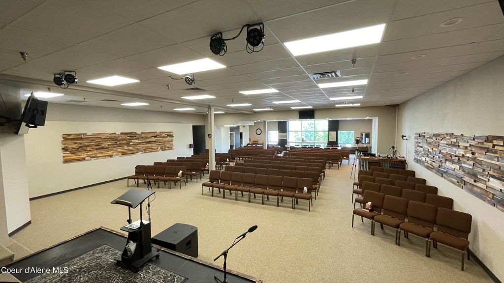 208 N 1st Avenue, Sandpoint, ID 83864 photo 8