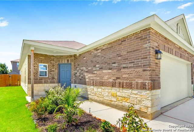 295 Rolling Hls, New Braunfels, TX 78130