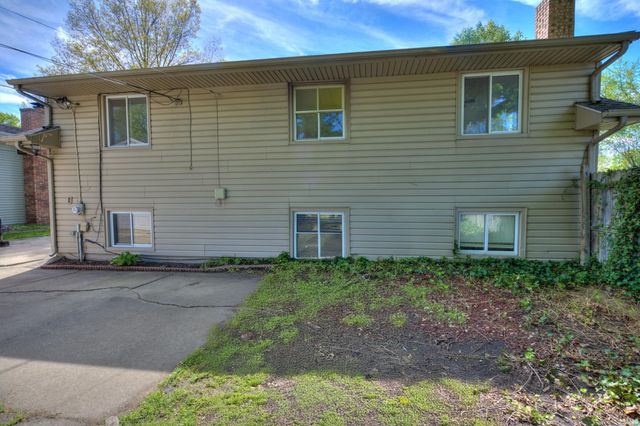 1728 Winston Drive, South Bend, IN 46635