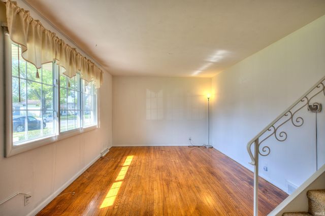 1728 Winston Drive, South Bend, IN 46635