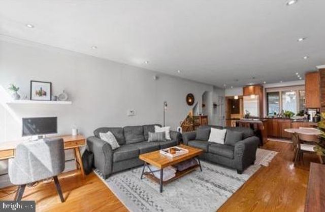 229 RACE ST, Philadelphia, PA 19106