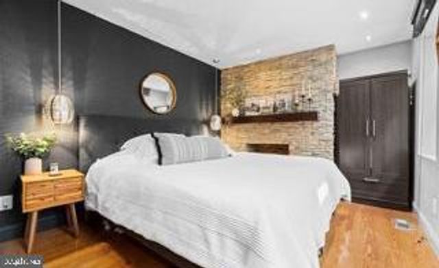 229 RACE ST, Philadelphia, PA 19106