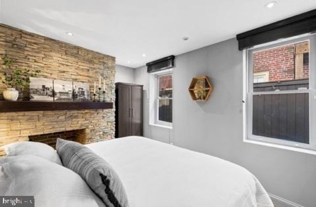 229 RACE ST, Philadelphia, PA 19106