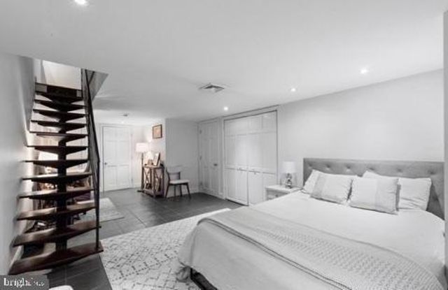 229 RACE ST, Philadelphia, PA 19106