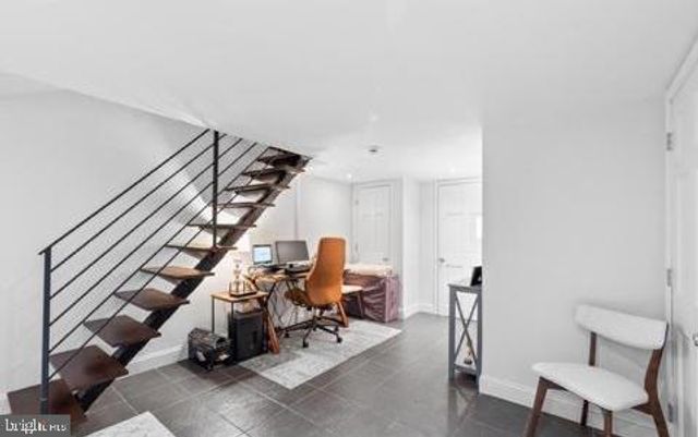 229 RACE ST, Philadelphia, PA 19106