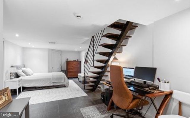 229 RACE ST, Philadelphia, PA 19106