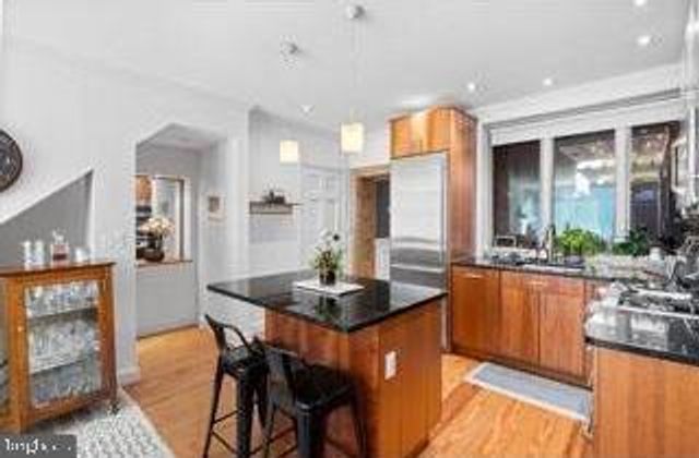 229 RACE ST, Philadelphia, PA 19106
