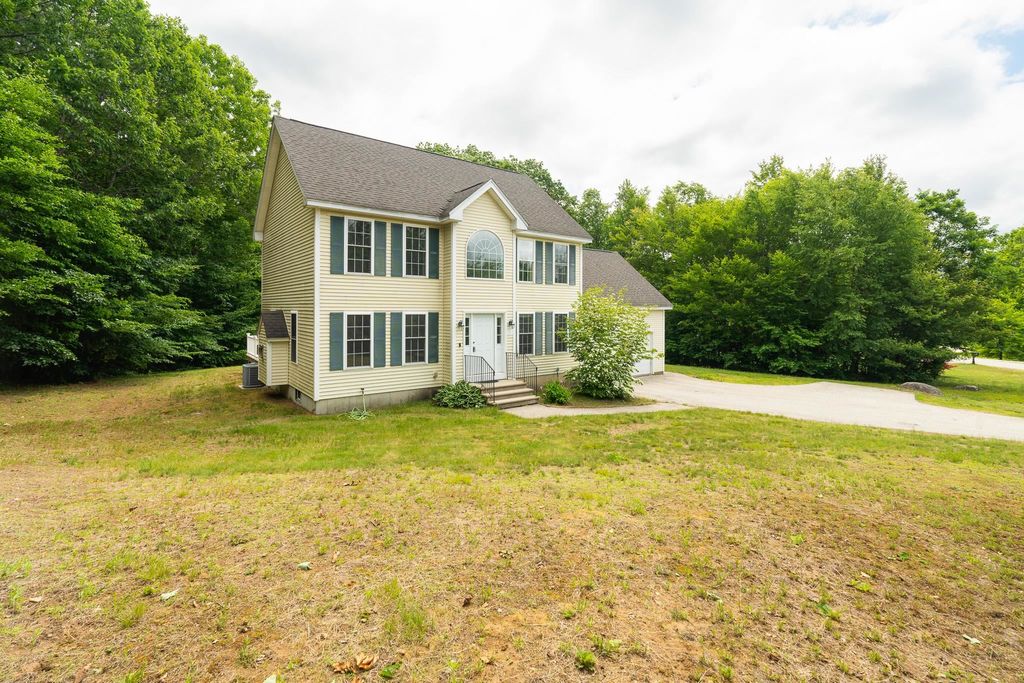 11 Stonington Drive, Belmont, NH 03220