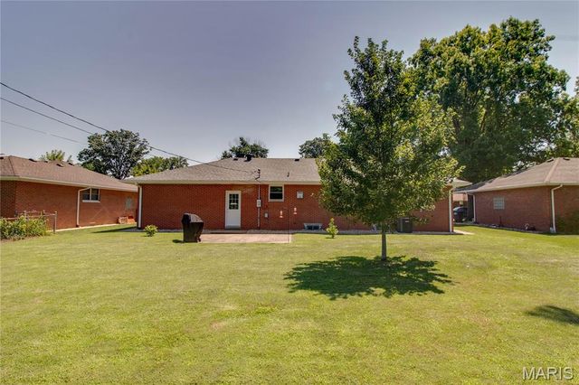 5506 Ladue Drive, Godfrey, IL 62035
