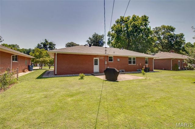 5506 Ladue Drive, Godfrey, IL 62035