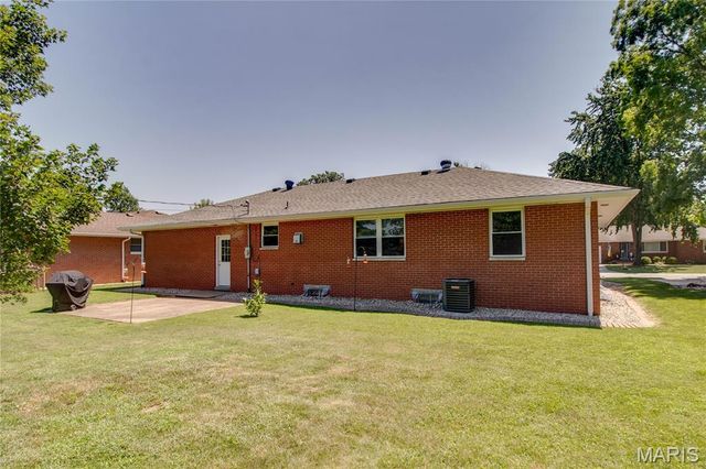 5506 Ladue Drive, Godfrey, IL 62035