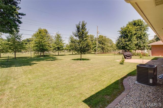 5506 Ladue Drive, Godfrey, IL 62035