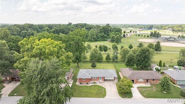 5506 Ladue Drive, Godfrey, IL 62035