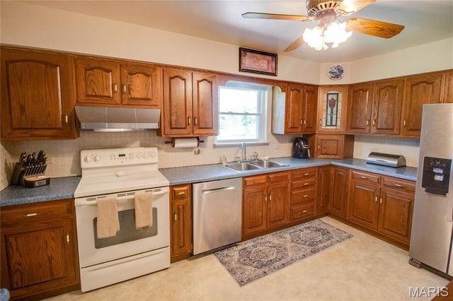 5506 Ladue Drive, Godfrey, IL 62035