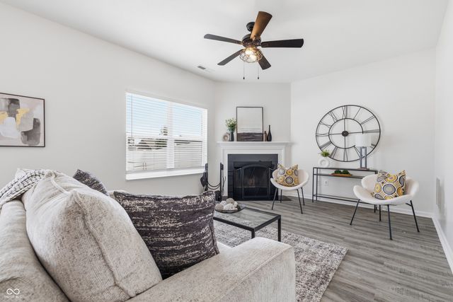 1593 Woodside Circle, Franklin, IN 46131