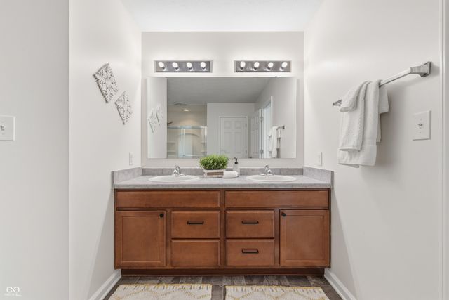 1593 Woodside Circle, Franklin, IN 46131