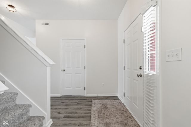 1593 Woodside Circle, Franklin, IN 46131