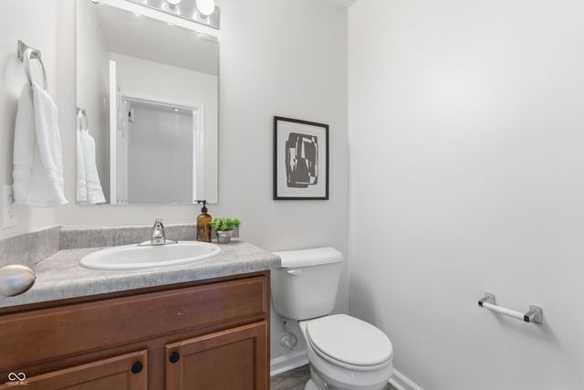1593 Woodside Circle, Franklin, IN 46131
