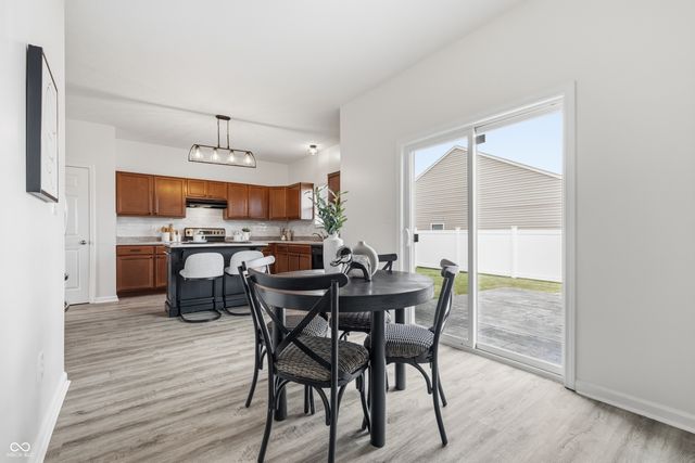 1593 Woodside Circle, Franklin, IN 46131