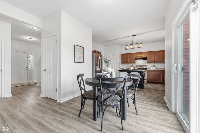 1593 Woodside Circle, Franklin, IN 46131