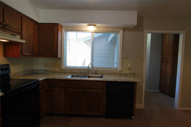 3904 Hudson Bend RD D, Austin, TX 78734