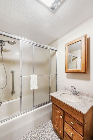 21 Fair Oaks Ave, Lynn, MA 01904