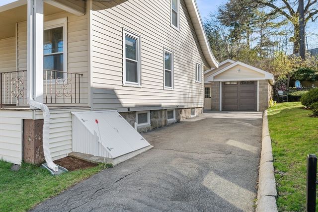 21 Fair Oaks Ave, Lynn, MA 01904