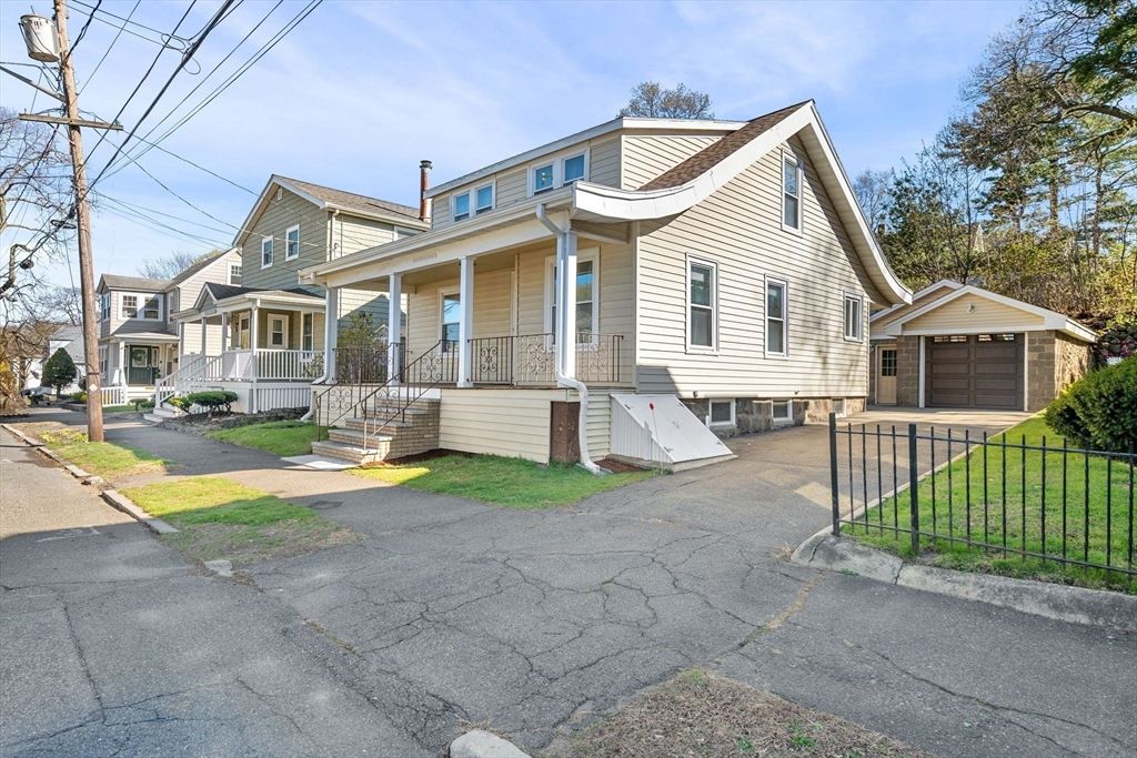 21 Fair Oaks Ave, Lynn, MA 01904